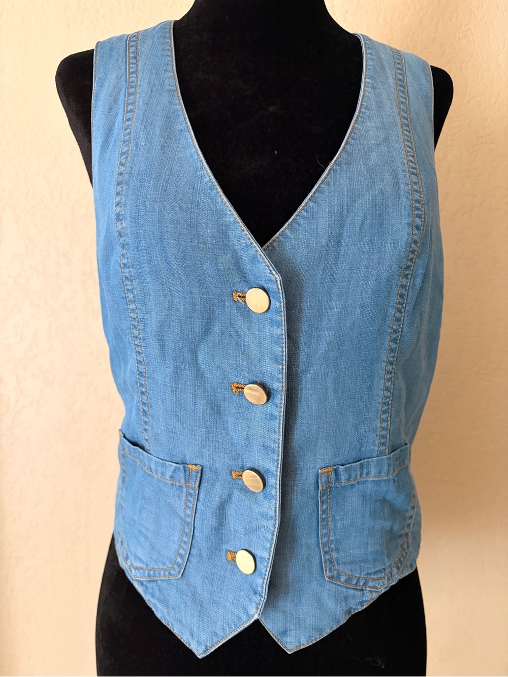 Vintage Sigrid Olsen Tailored Light Wash Denim Vest Gold Buttons M